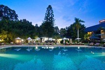 Swimming Pool at the Sunshine Garden Resort, Pattaya Swimming Pool at the Sunshine Garden Resort, Pattaya